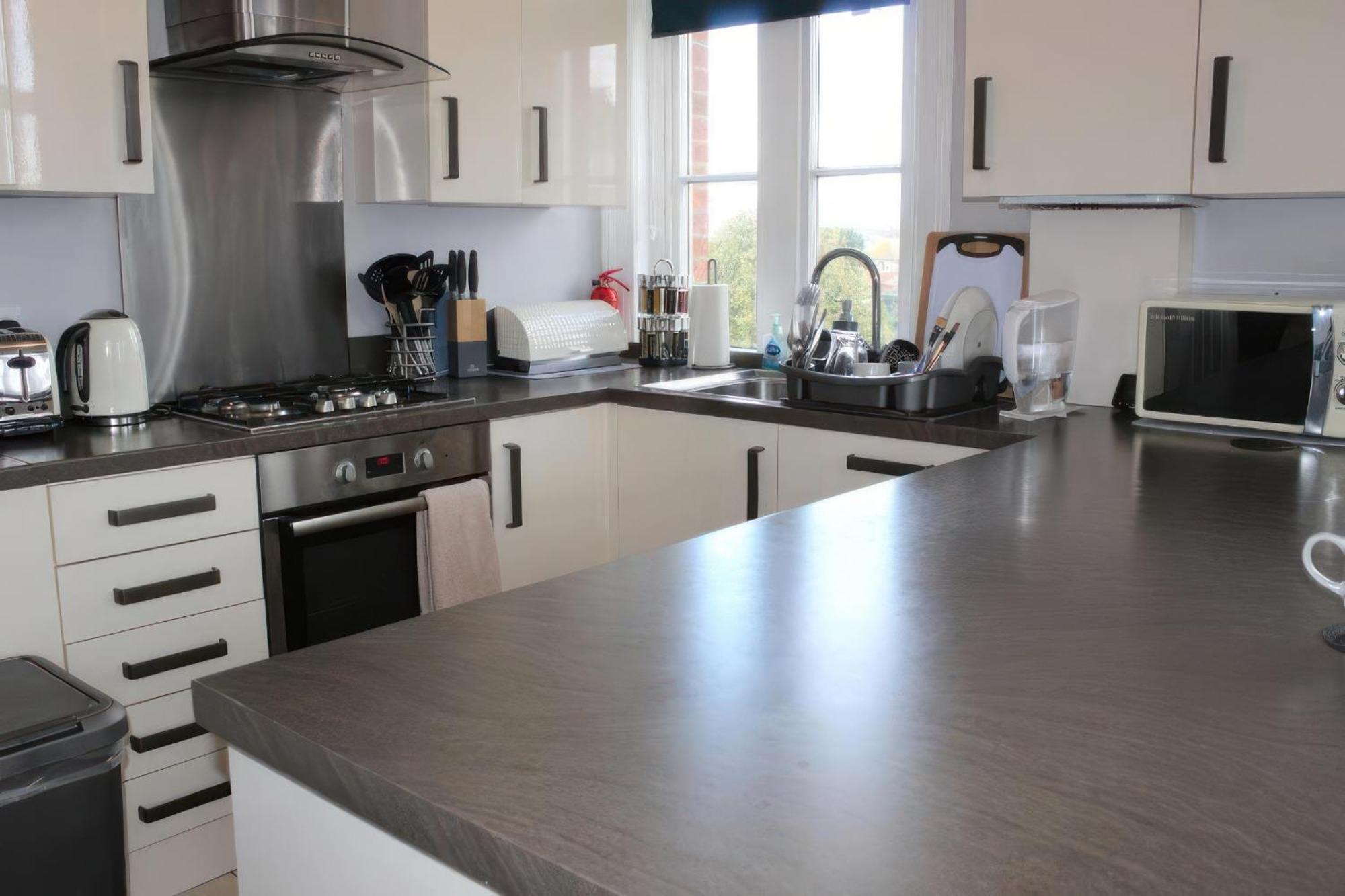Lovely 2 Bed 2 Bath Flat With Free Parking Poole Exterior foto