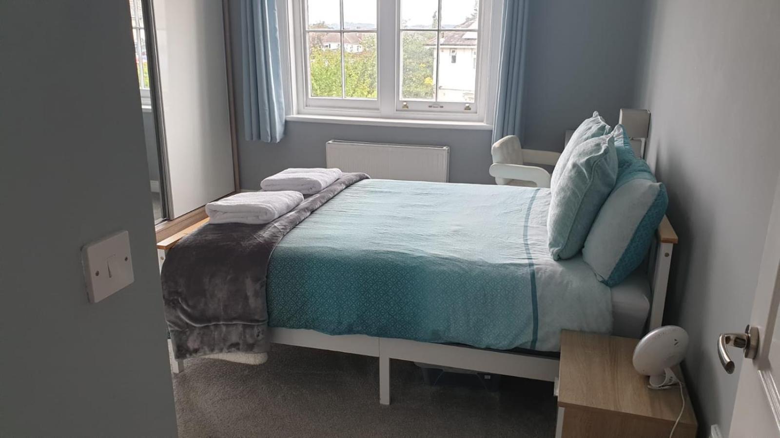 Lovely 2 Bed 2 Bath Flat With Free Parking Poole Exterior foto